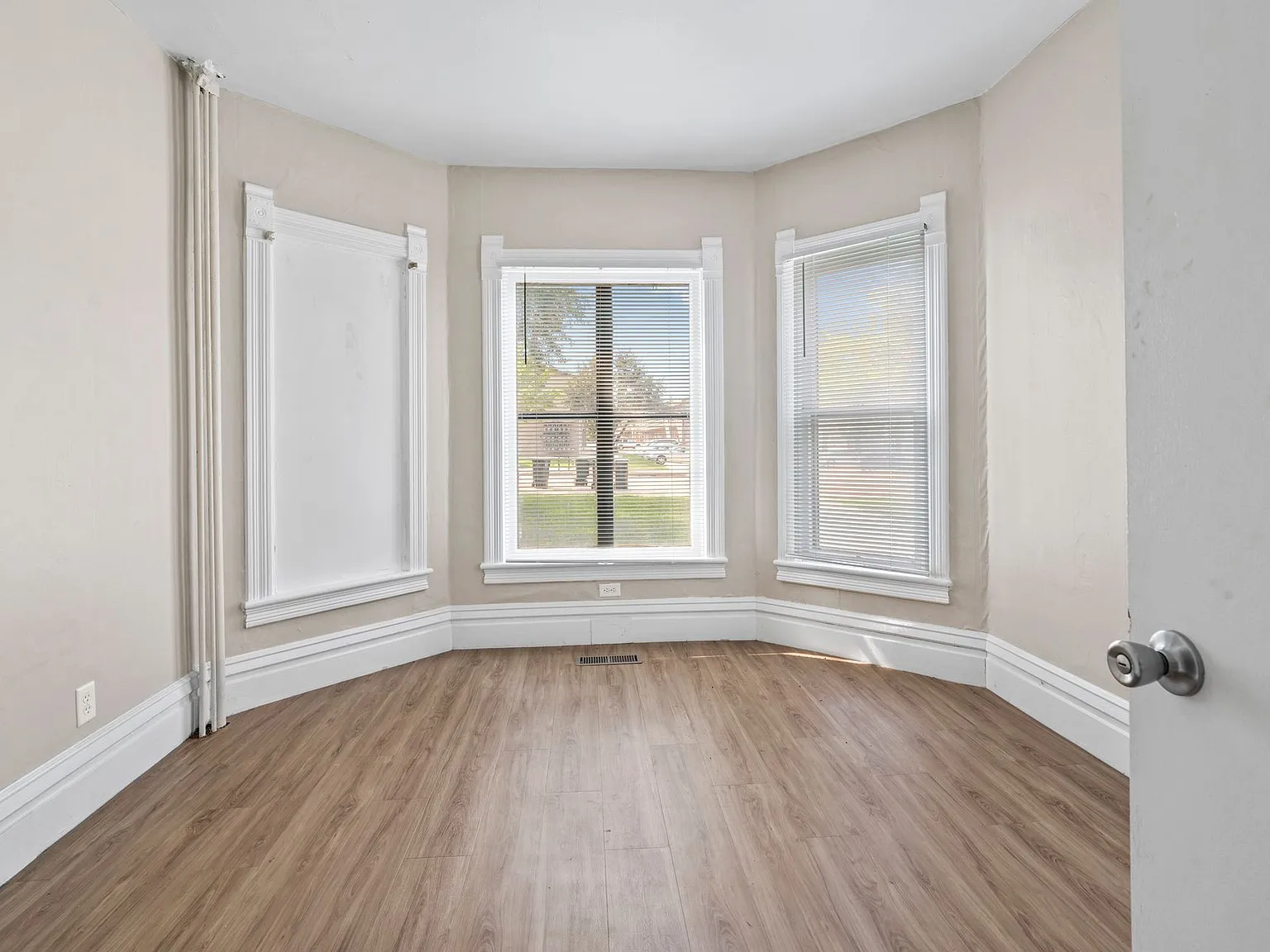 2110 College St - Cedar Falls — Photo 4