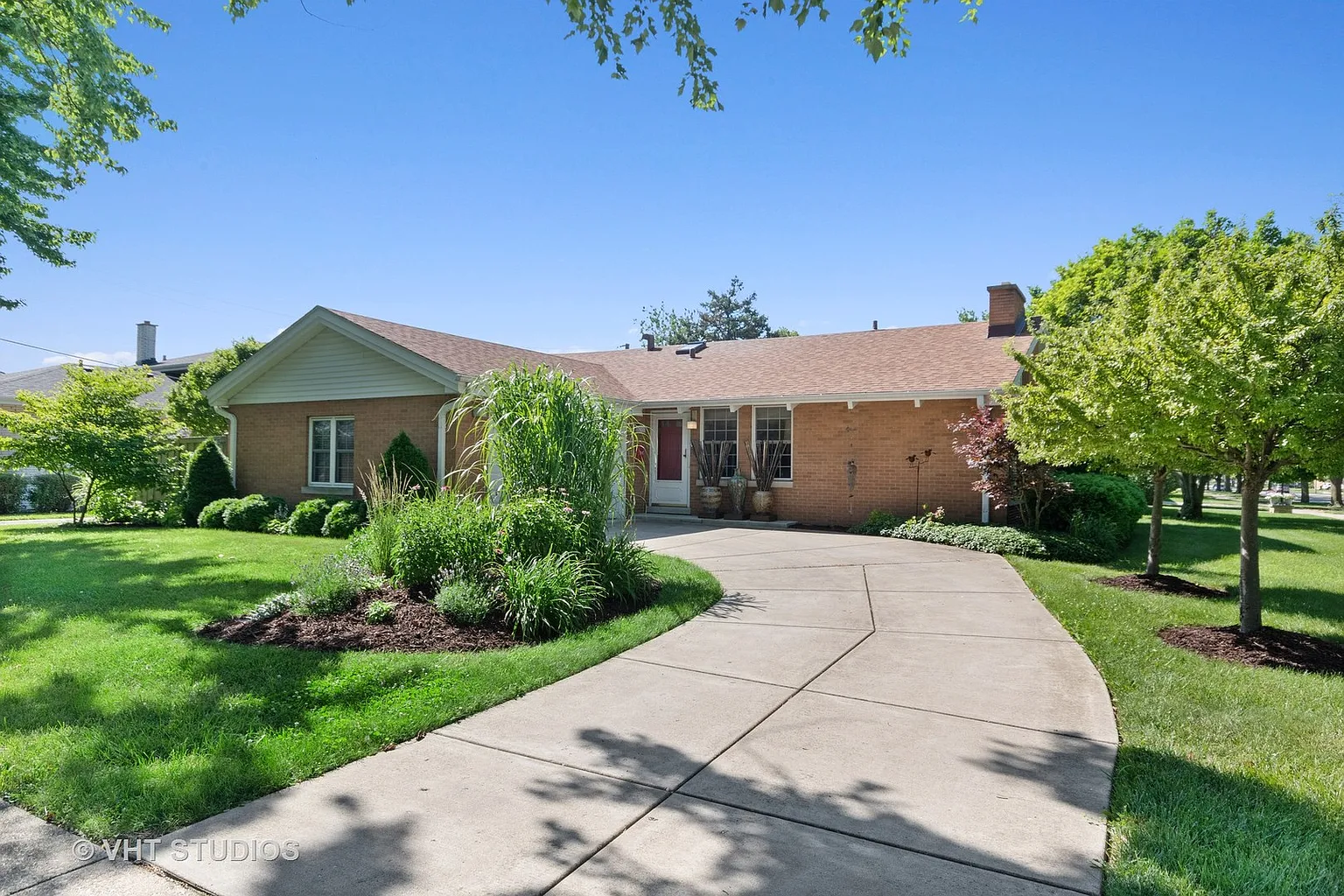 2401 Sunnyside Ave photo 1