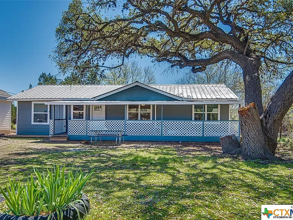 1668 Lakeview Dr