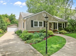 31 Oxford Ave, Clarendon Hills, IL 60514