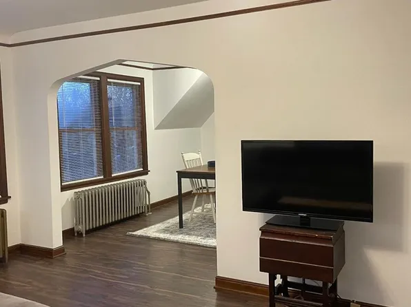 25 Delos St W, Saint Paul, MN 55107