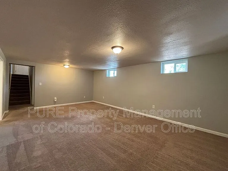 2255 S Clermont St — Photo 18