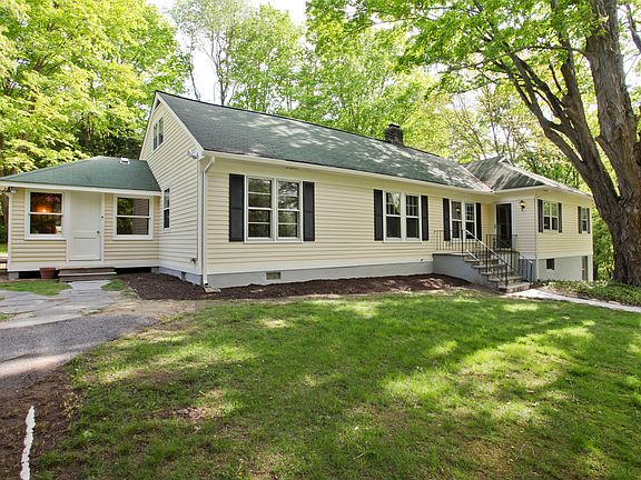 3rd image of 68 Cherry St