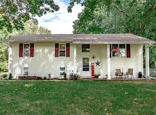 707 Kay Dr, Lathrop, MO 64465