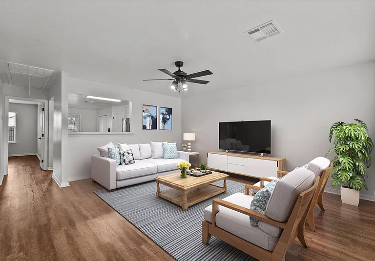 2100 Saint Lucia Calle — Photo 1