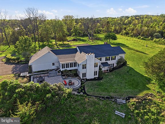 2nd image of 2585 Pruss Hill Rd