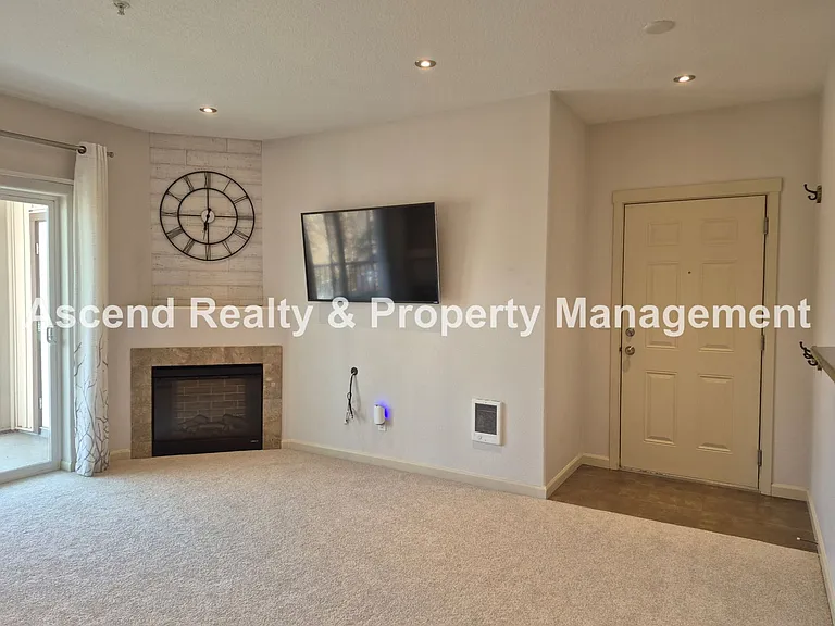 10664 NE Holly St #206 — Photo 3