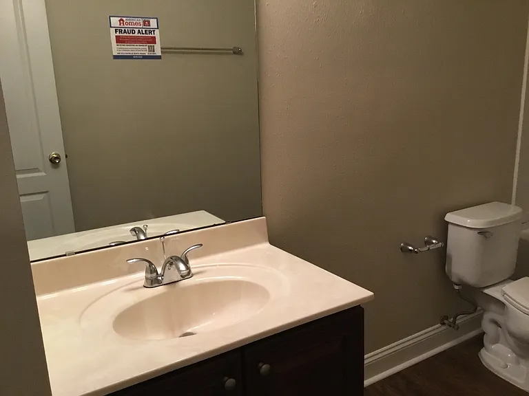 2320 Brian Lakes Dr E — Photo 16