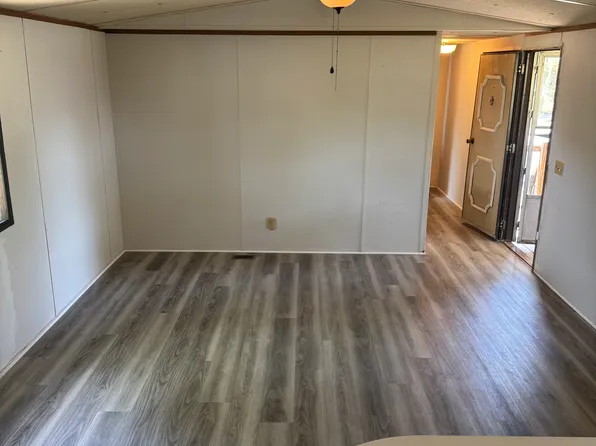 1403 River Rd #91, Elizabeth City, NC 27909