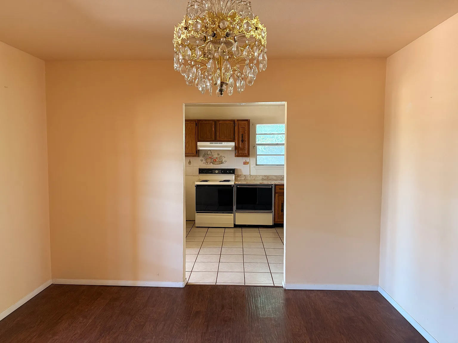 3 bed, $1,400 — Photo 3