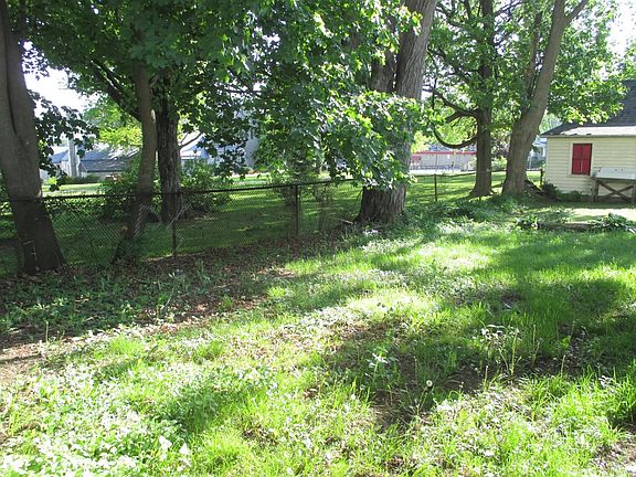 2nd image of 6 Lawn Ave