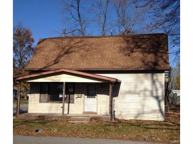 101 E Phillips St photo 1