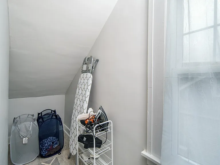 10 Glendale Ave — Photo 21