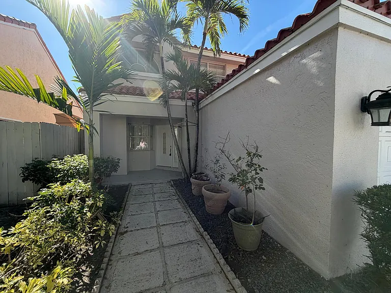 3780 Amalfi Dr #3780 — Photo 12