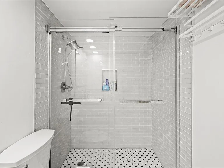 1401 N Riverside Dr #1104 — Photo 15