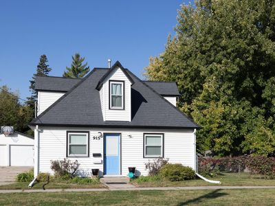 915 9th St N, Moorhead, MN, 56560