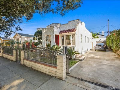 305 E 52nd St, Long Beach, CA, 90805