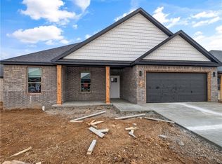730 Dillon St, Centerton, AR 72719