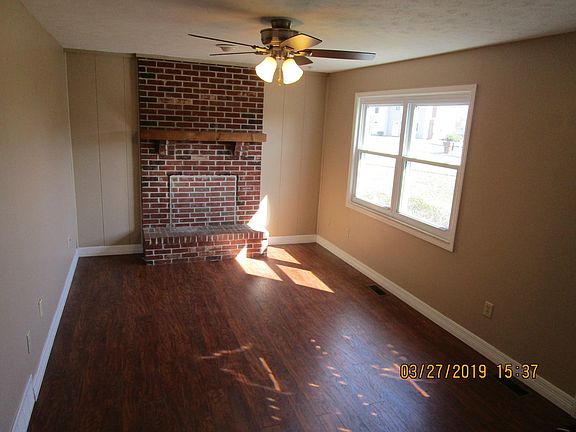 4th image of 111 Jacqueline Dr APT 1-3