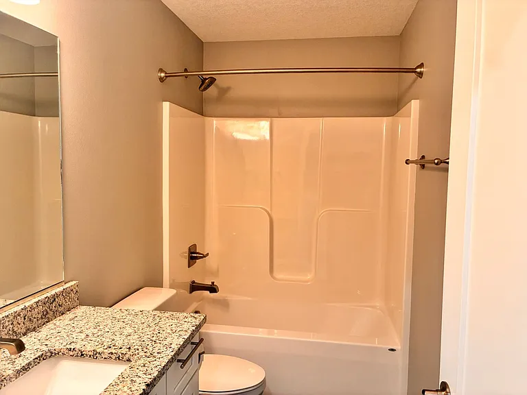 2308 SE Chayse Ln — Photo 35