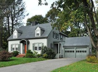 10 Great Plain Ter, Needham, MA 02492