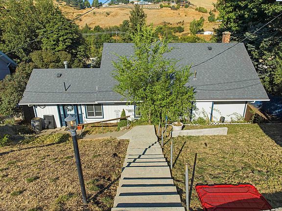 4th image of 405 S Mill St