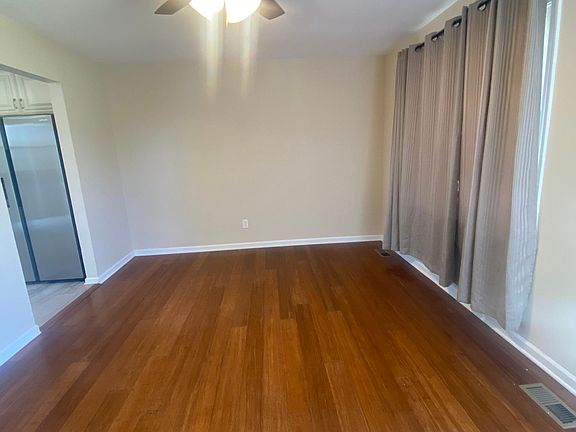 3rd image of 1167 Merewood Dr