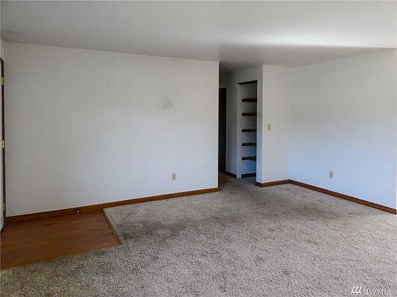 5th image of 9245 Whitetail Ct SE