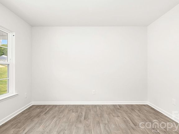 3rd image of 405 Owens Ridge Way