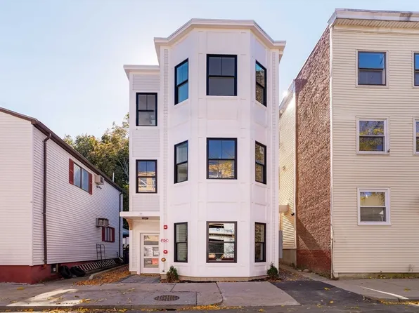 231 Everett St #1, Boston, MA 02128