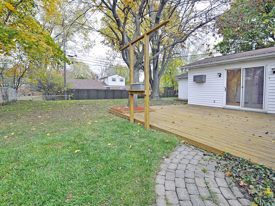 2nd image of 248 N Hill Cir