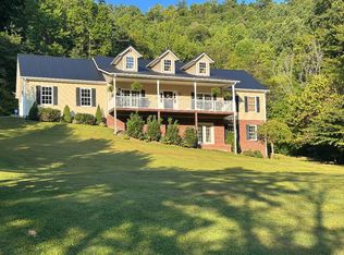 725 Hatton Creek School Rd, Stanton, KY 40380