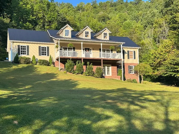 725 Hatton Creek School Rd, Stanton, KY 40380