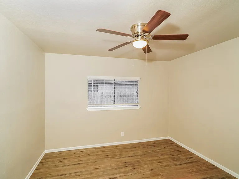 2743 Knoll Tree St — Photo 12
