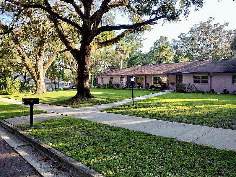 1st image of 326 S Brooksville Ave