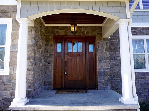3rd image of 10229 Ivy Hollow Dr