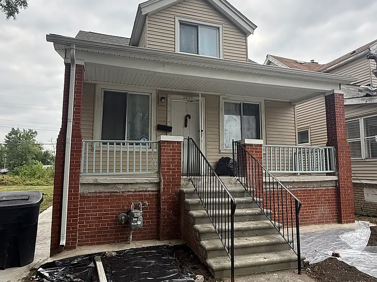 18073 Dean St — Photo 2
