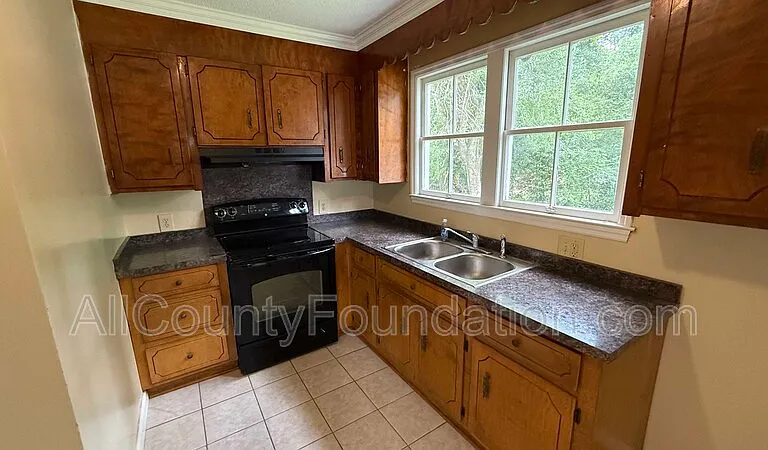 818 W 2nd North St — Photo 5