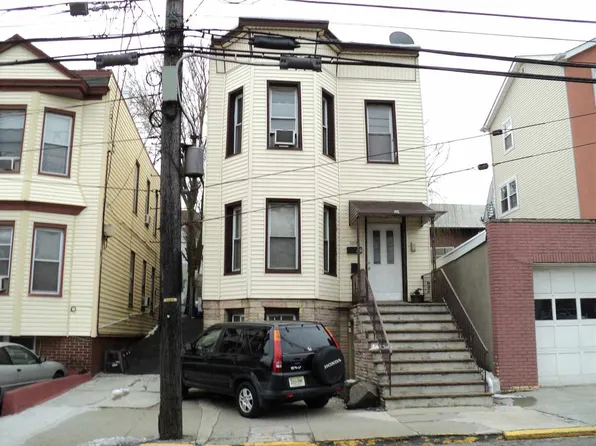1017 76th St, North Bergen, NJ 07047
