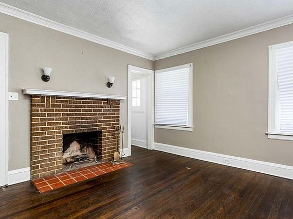 3rd image of 1347 West Blvd