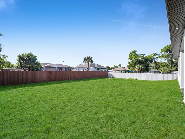 2913 14th St W — Photo 31