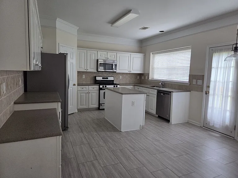 8155 Cavendish Pl — Photo 10