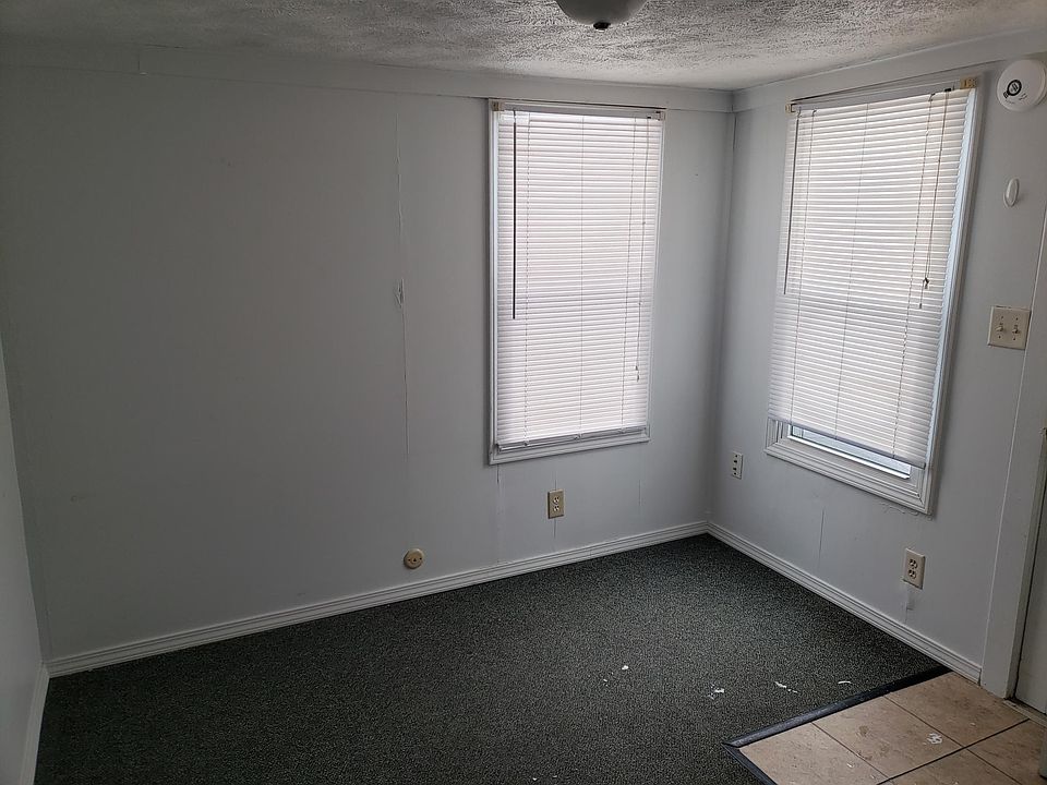 1st image of 225 W Scott St #C