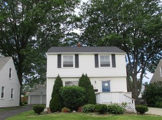 1552 Roselawn Rd, Mayfield Heights, OH 44124