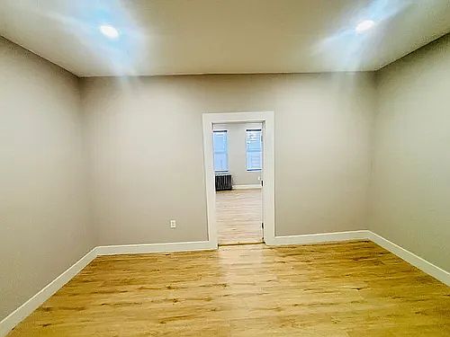 2nd image of 121 Roosevelt Ave