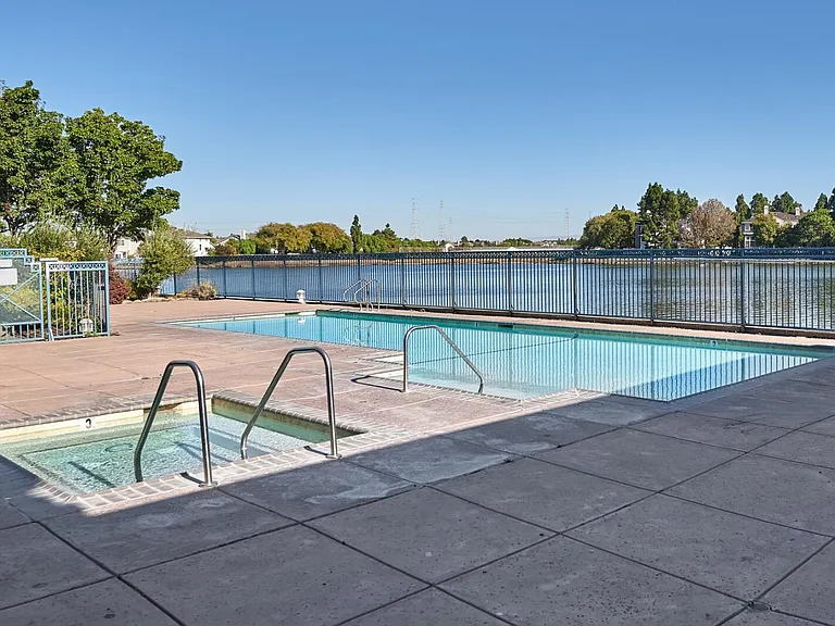 601 Baltic Cir #601 — Photo 20