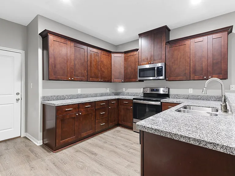 124 Artesian Way — Photo 9