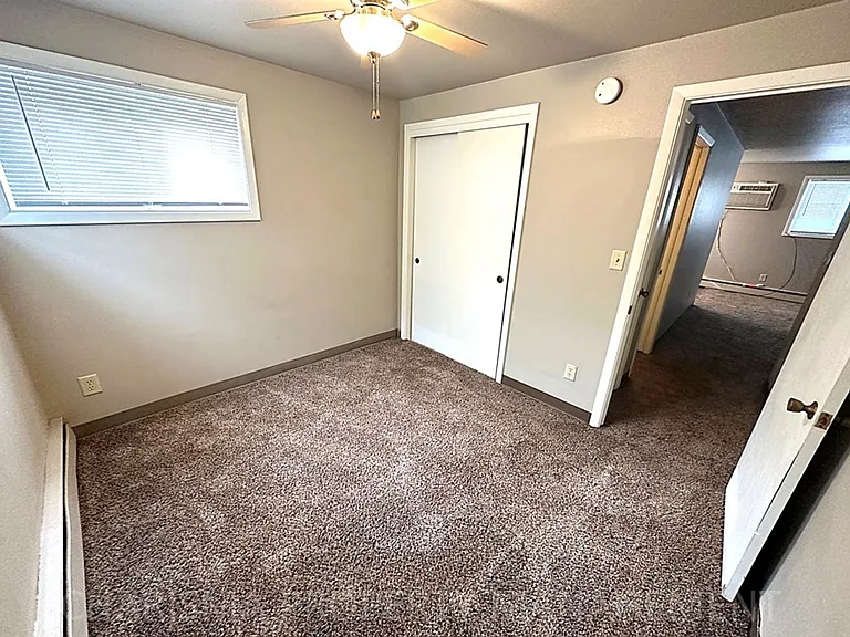 605 W 17th St #4 — Photo 12