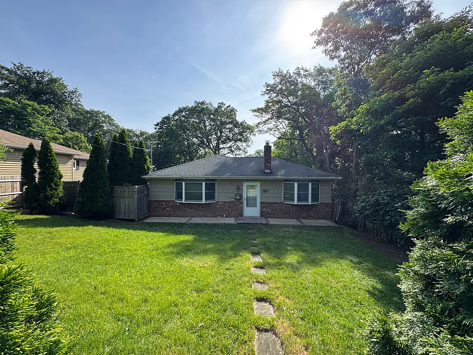 250 Soundview Rd