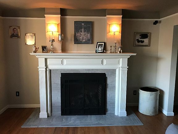 3rd image of 614 Riverbank St